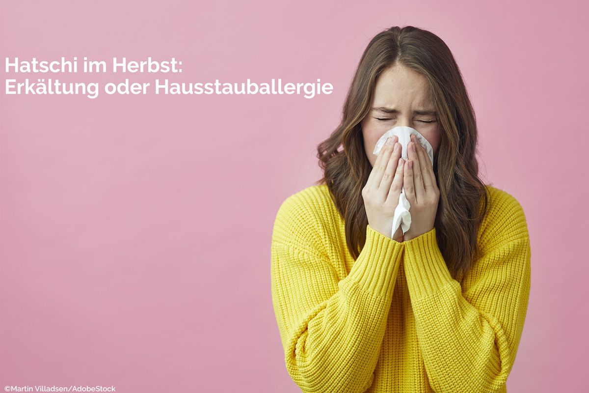 Frau mit Taschentuch, die Symptome einer Erkältung im Herbst zeigt.